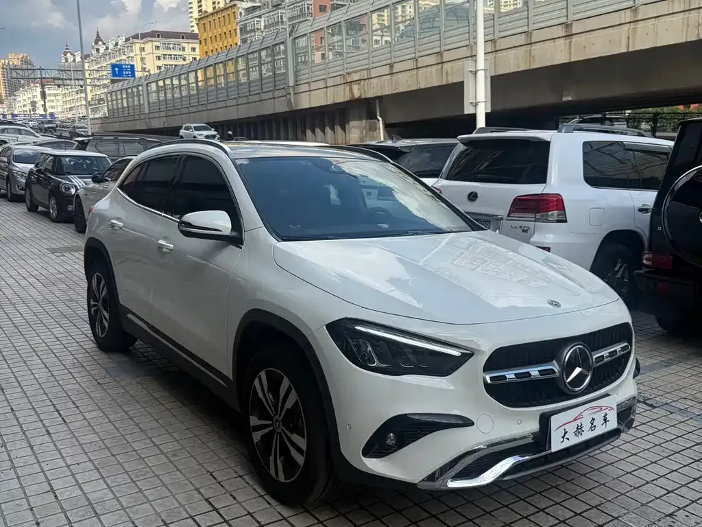 Mercedes-Benz GLA — фото 8
