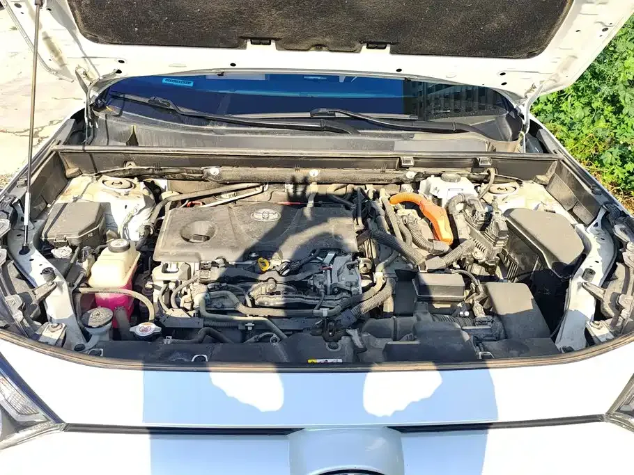 Toyota RAV4 — фото 10
