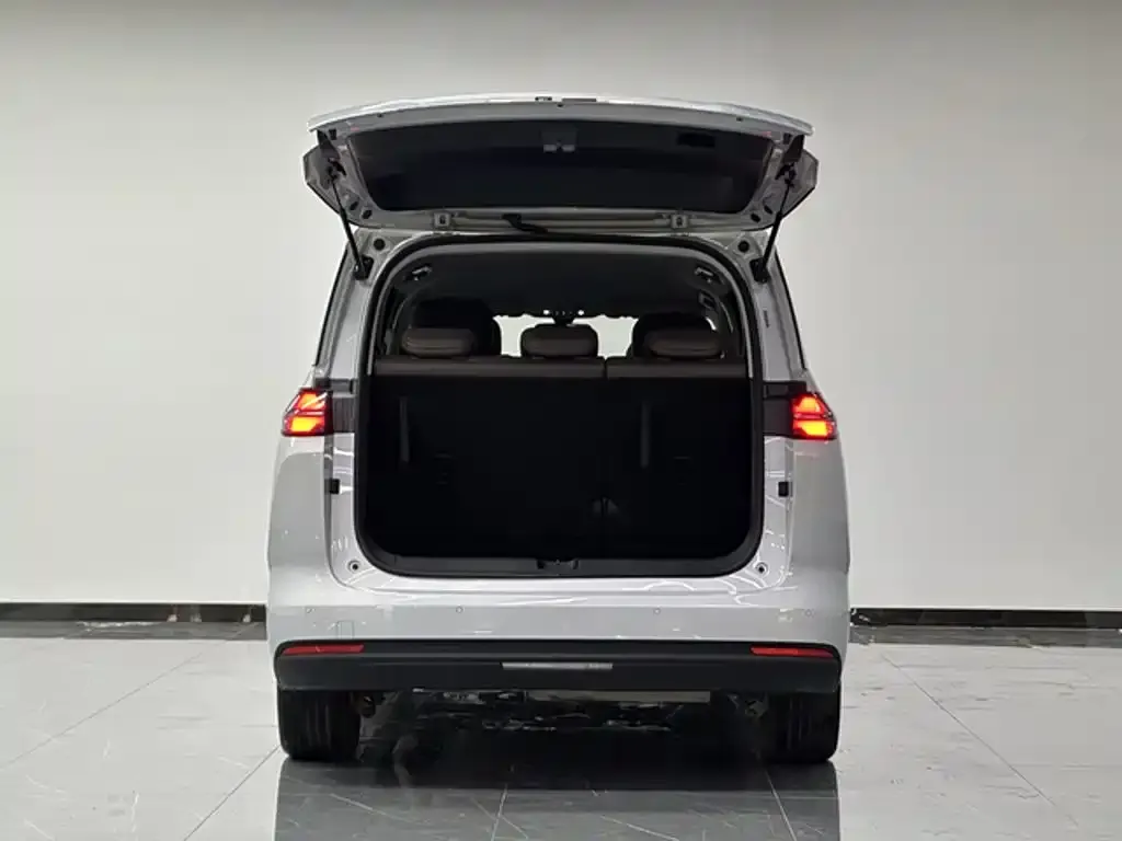 Wuling Starlight 730 New Energy — фото 3
