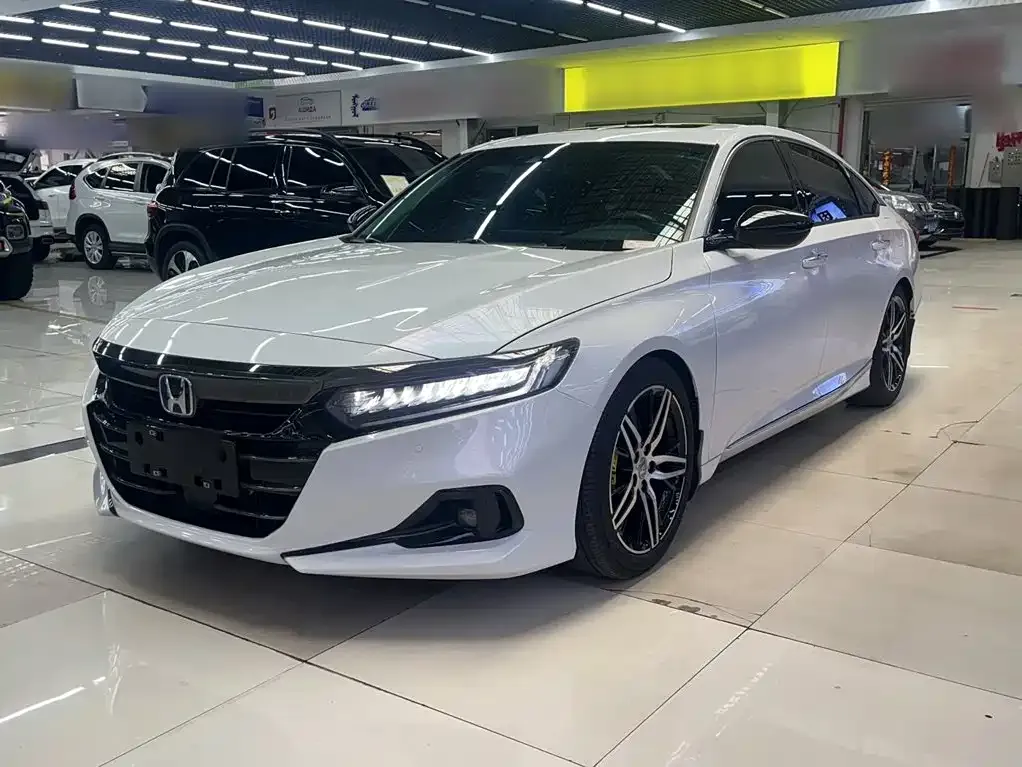 Honda Accord — фото 1