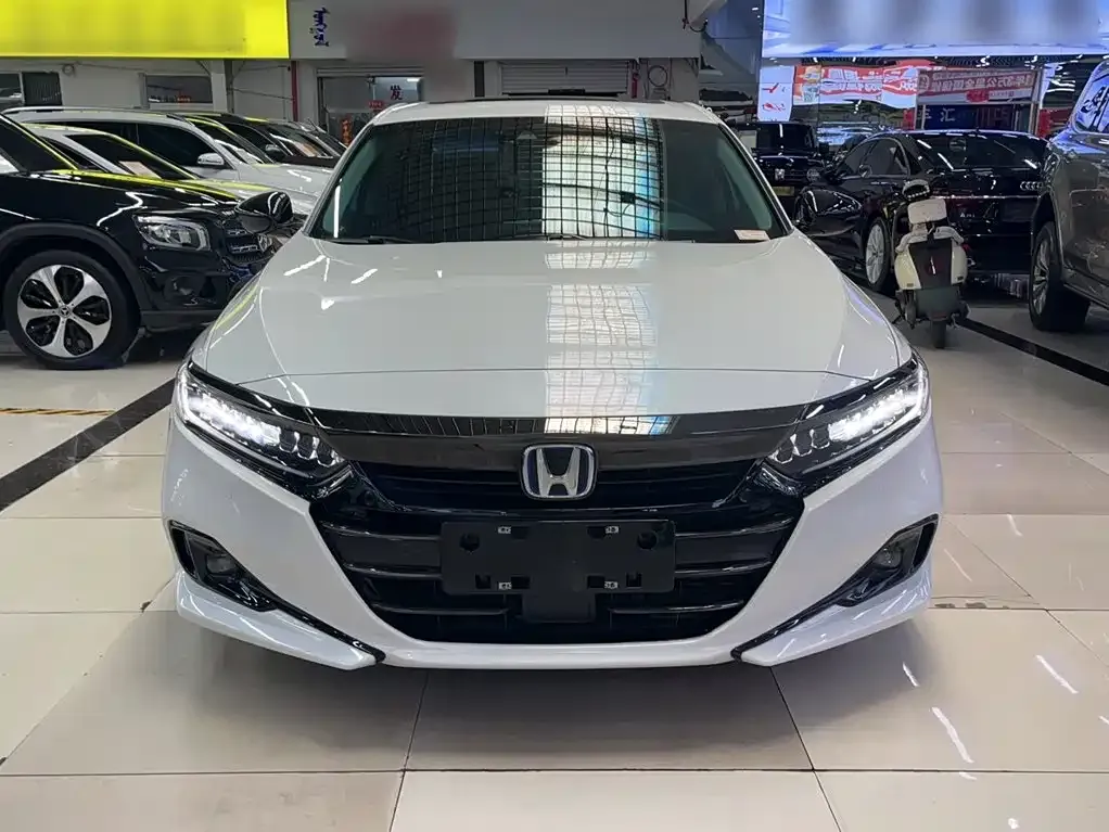 Honda Accord — фото 8