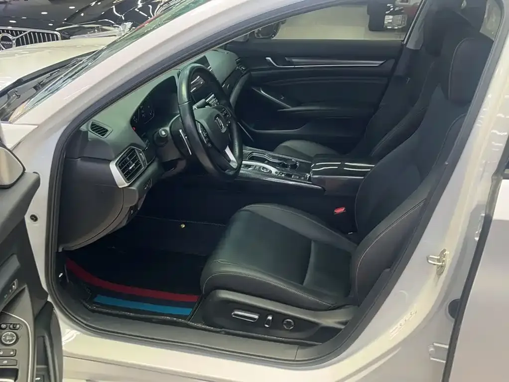 Honda Accord — фото 6