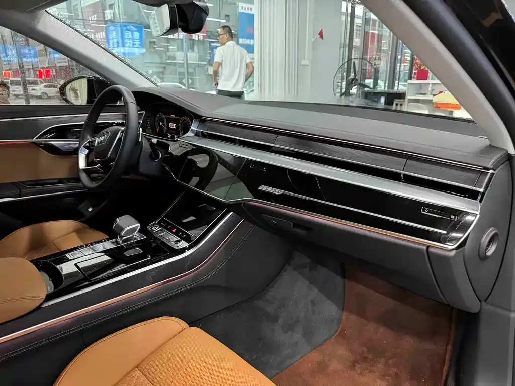 Audi A8 — фото 10
