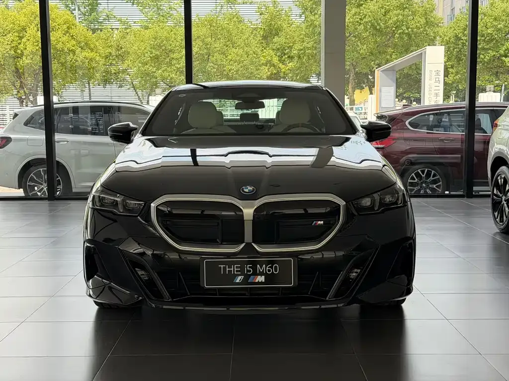BMW i5 M60 — фото 7