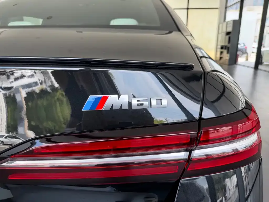 BMW i5 M60 — фото 5