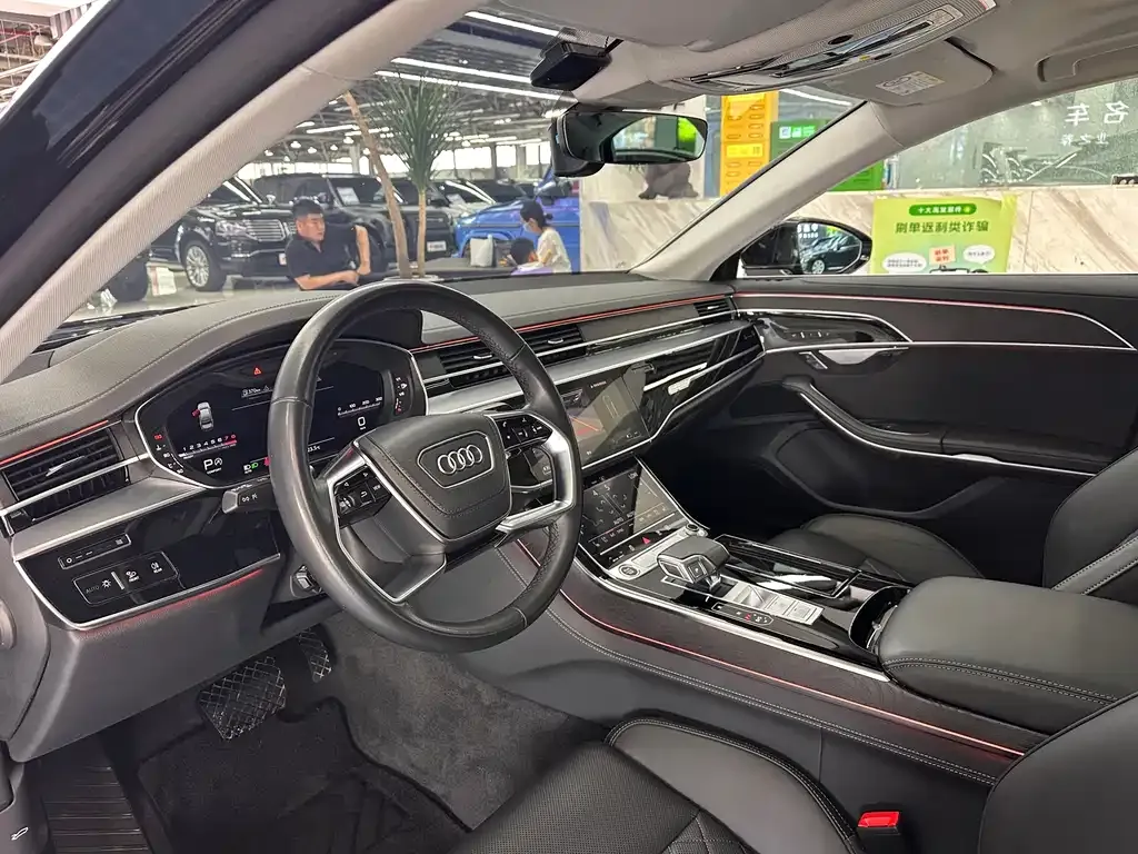 Audi A8 — фото 10