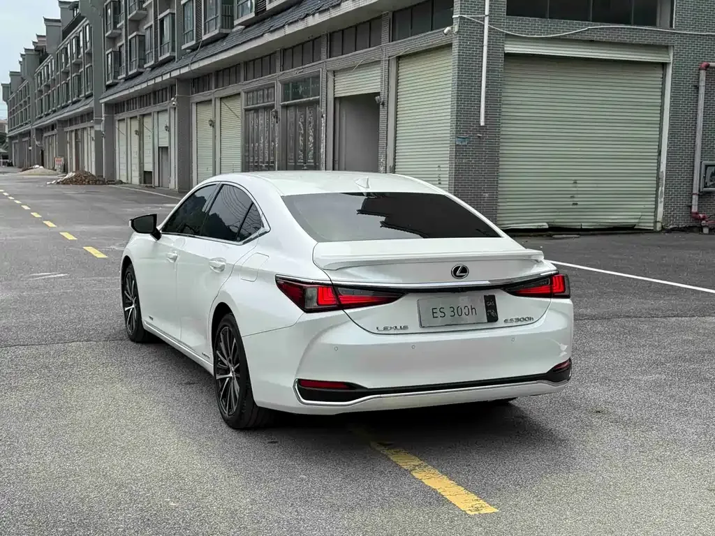 Lexus ES — фото 2