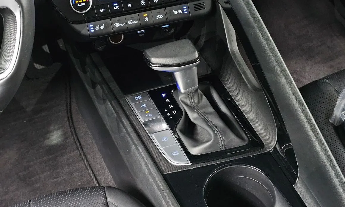 Hyundai AVANTE 2023 из KR, фото 6