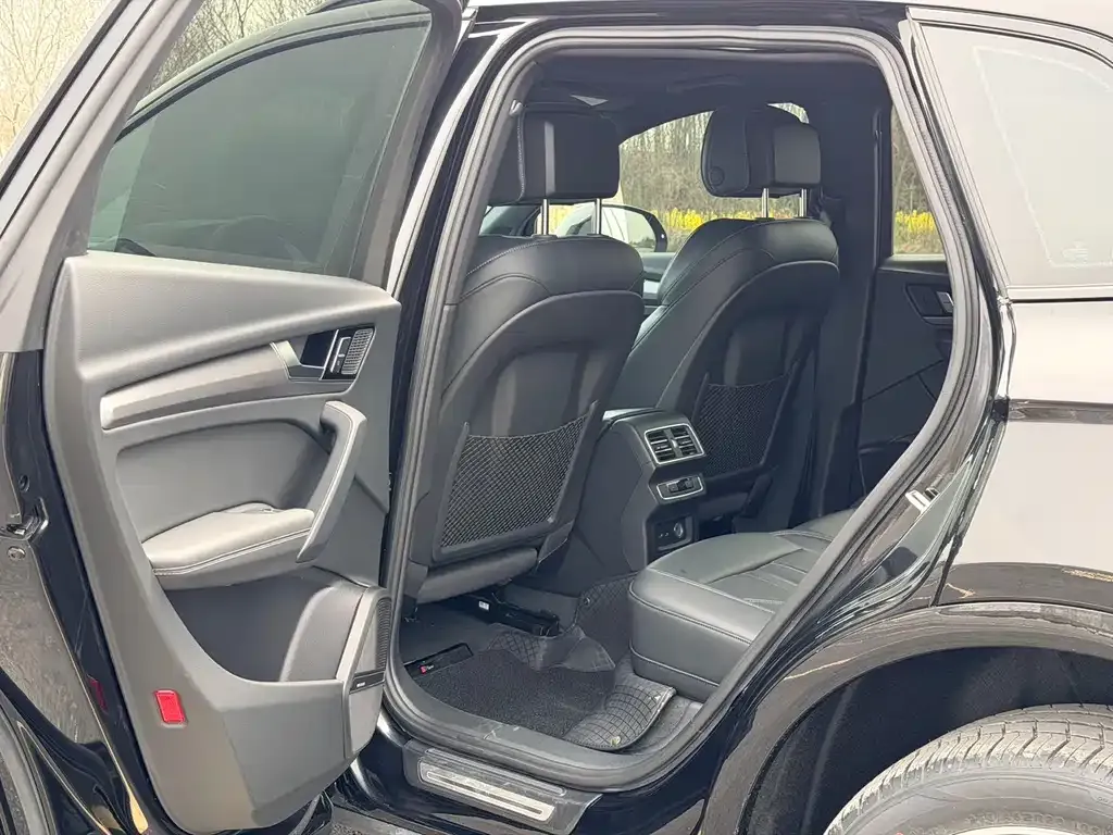 Audi Q5L 2024 из CN, фото 4