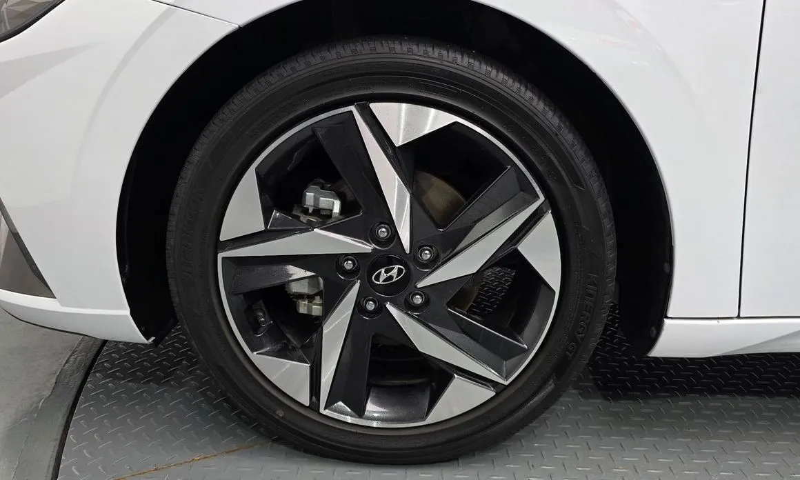 Hyundai AVANTE — фото 10