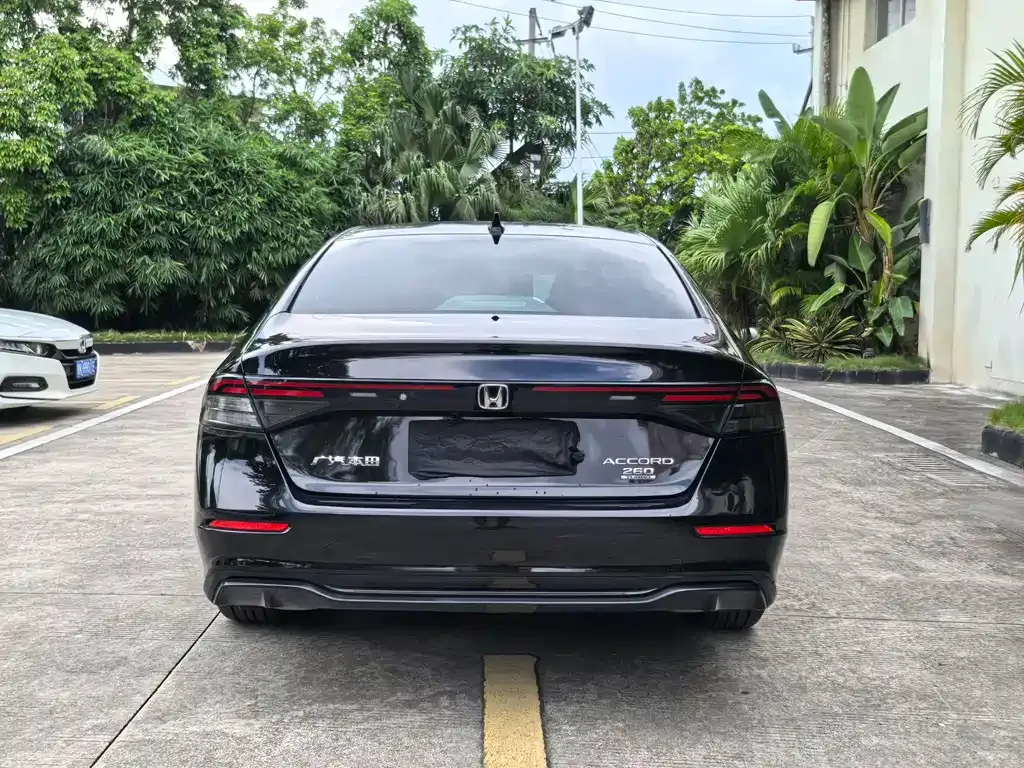 Honda Accord — фото 3