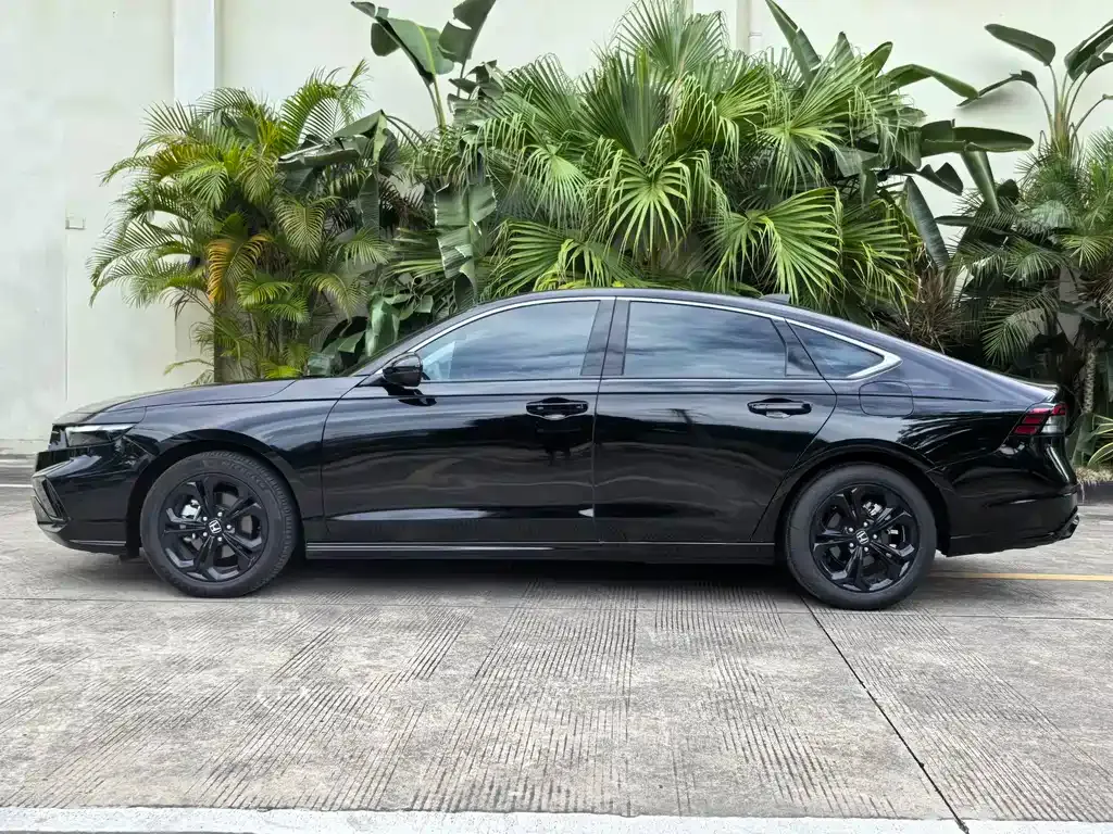 Honda Accord — фото 9