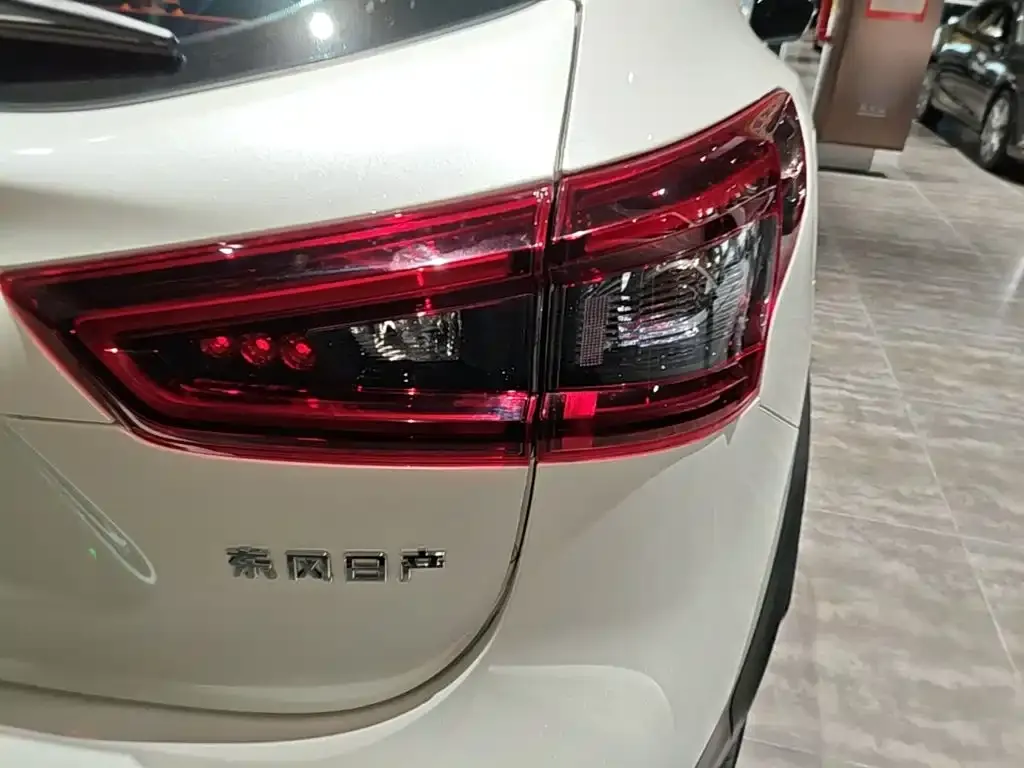 Nissan Qashqai — фото 10