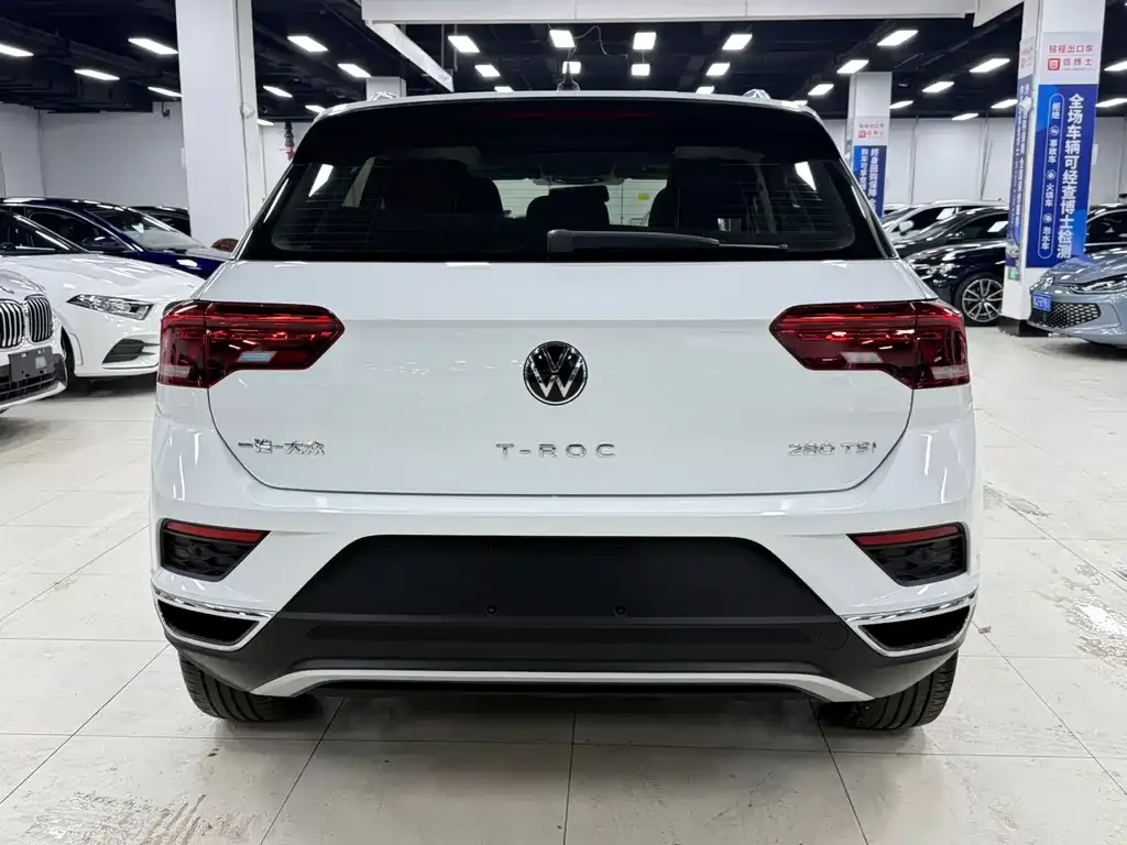 Volkswagen T-Roc — фото 7