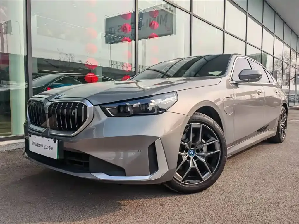 BMW i5 — фото 1