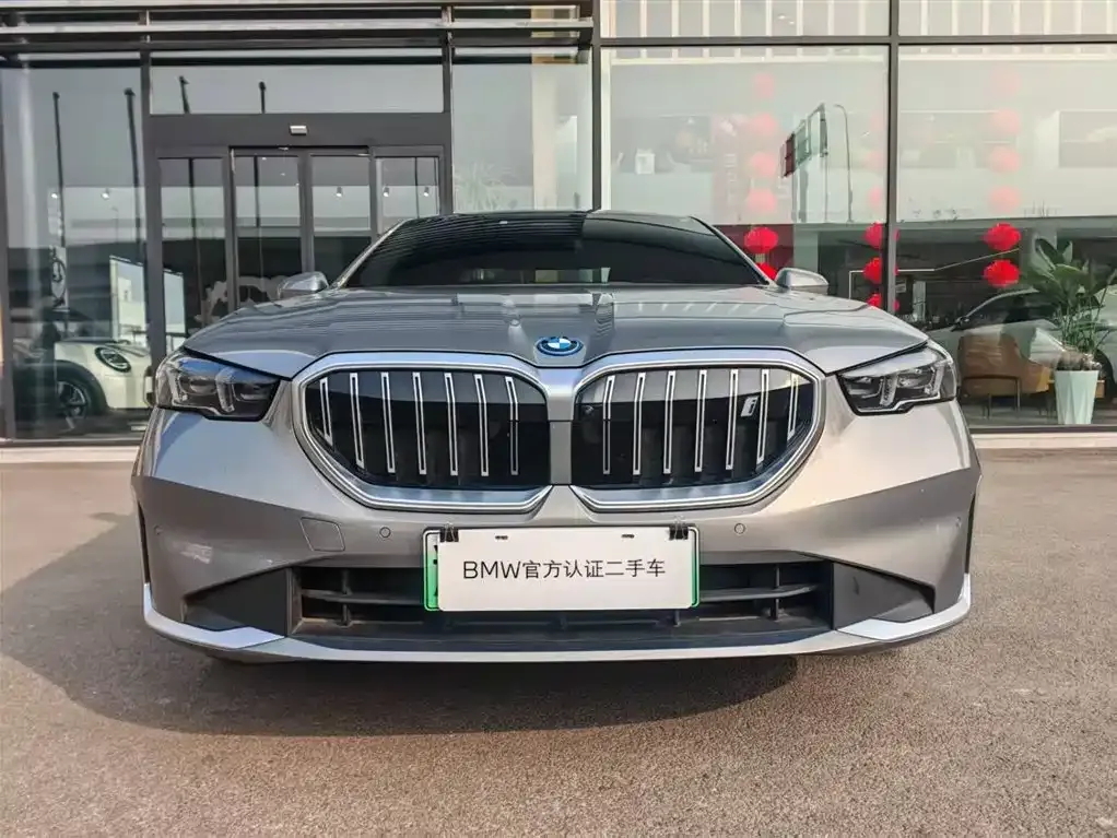 BMW i5 — фото 10