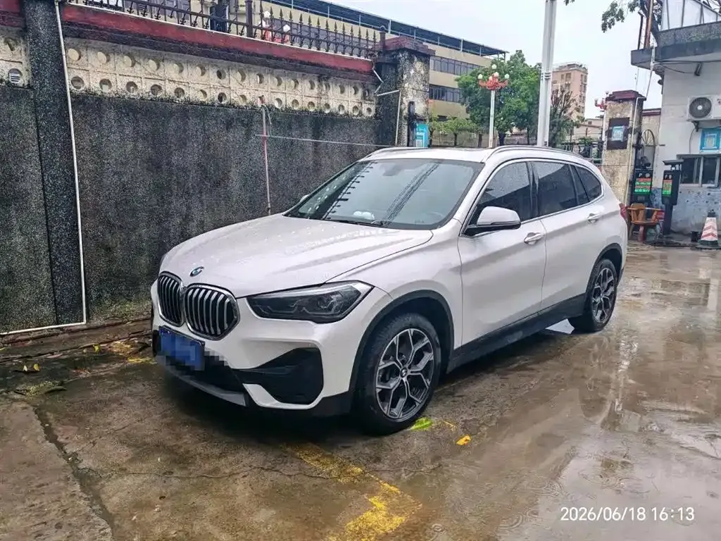 BMW X1 — фото 1