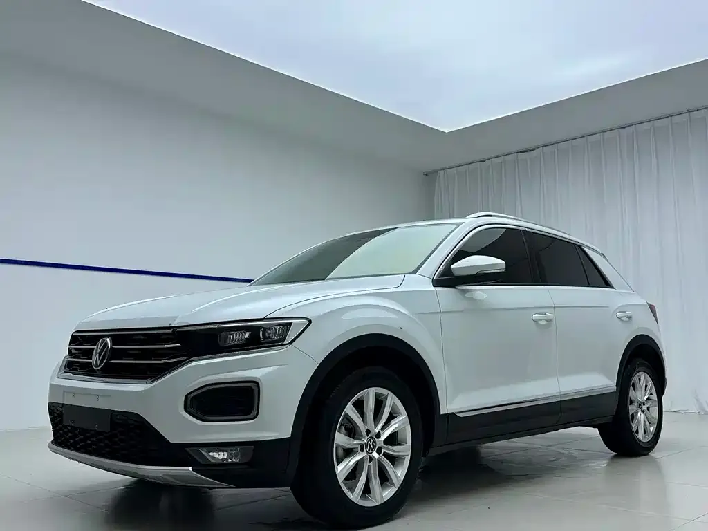 Volkswagen T-Roc — фото 1