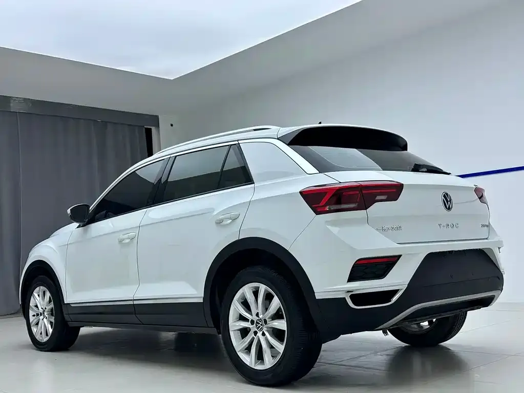 Volkswagen T-Roc — фото 8