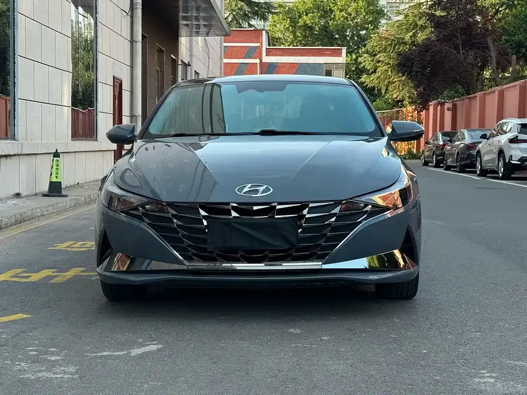 Hyundai Elantra — фото 5