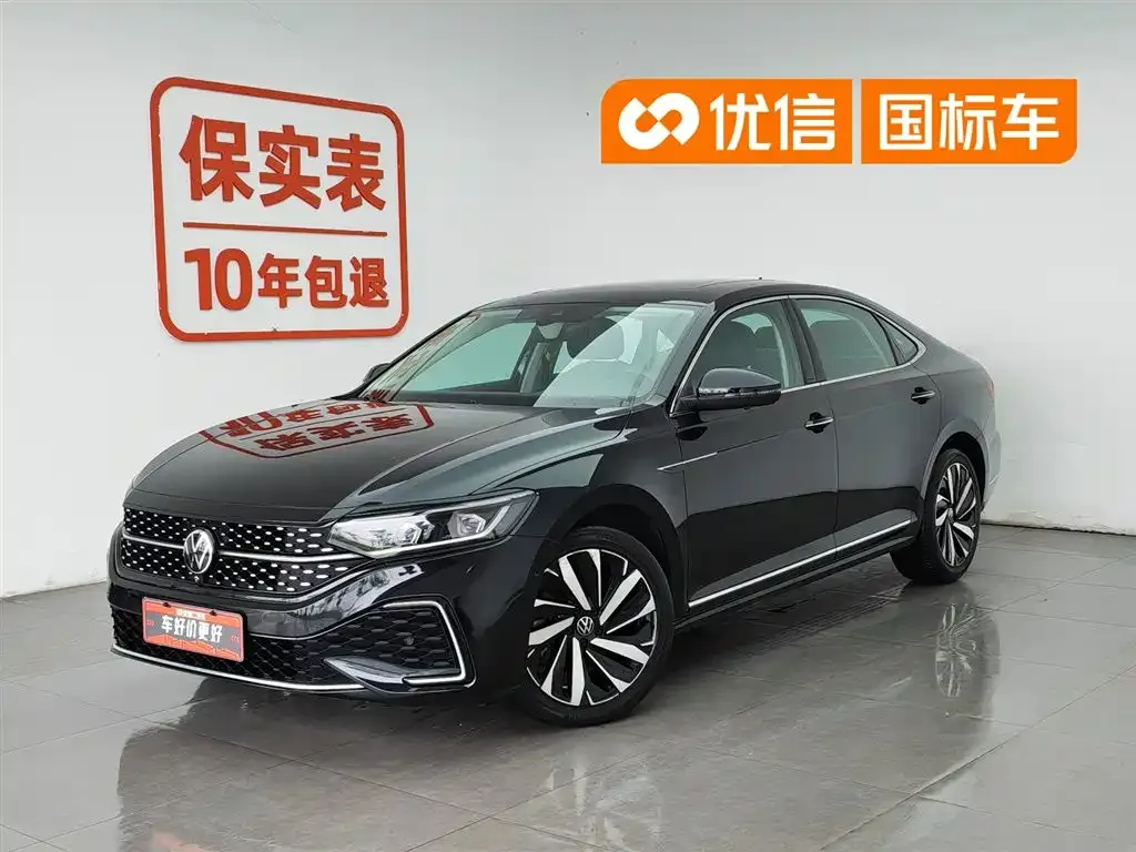 Volkswagen Passat — фото 1