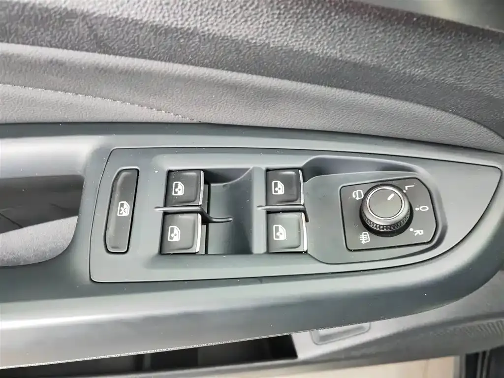 Volkswagen Passat — фото 3