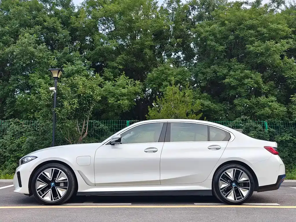 BMW i3 — фото 8