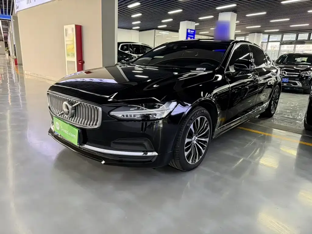Volvo S90 — фото 1