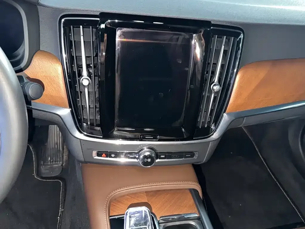 Volvo S90 — фото 4