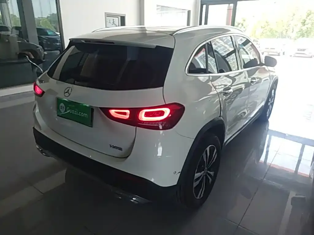 Mercedes-Benz GLA — фото 6