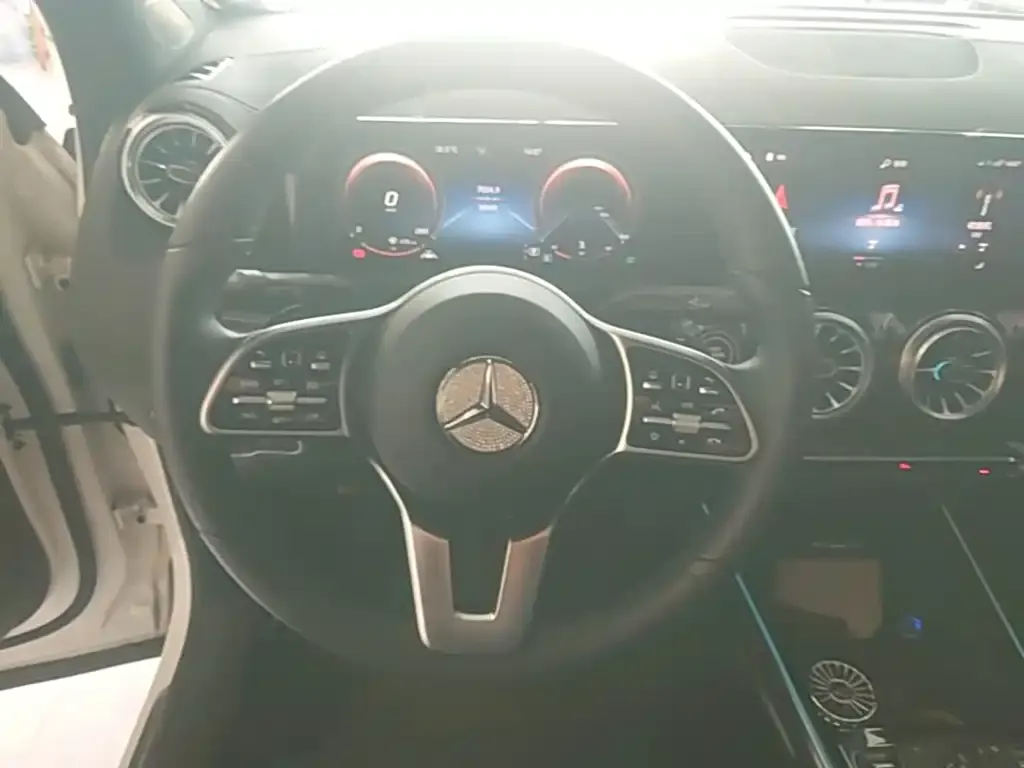 Mercedes-Benz GLA — фото 5
