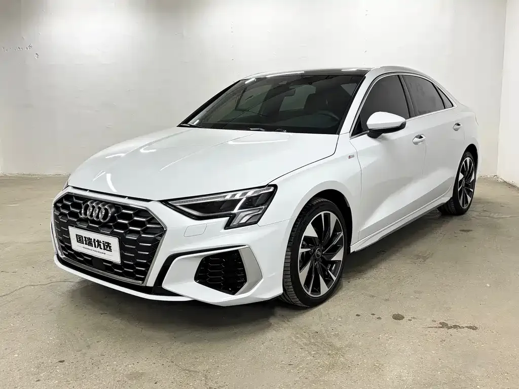 Audi A3 — фото 1