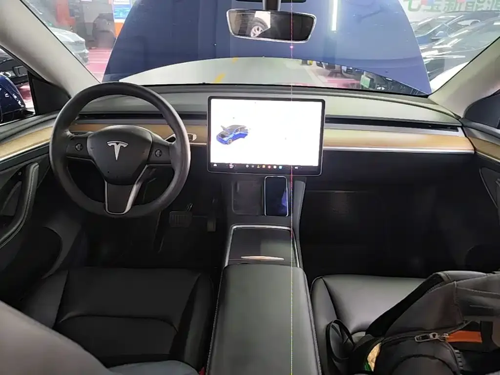 Tesla Model Y — фото 5