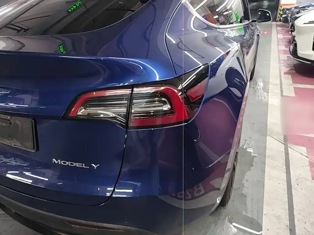 Tesla Model Y — фото 8