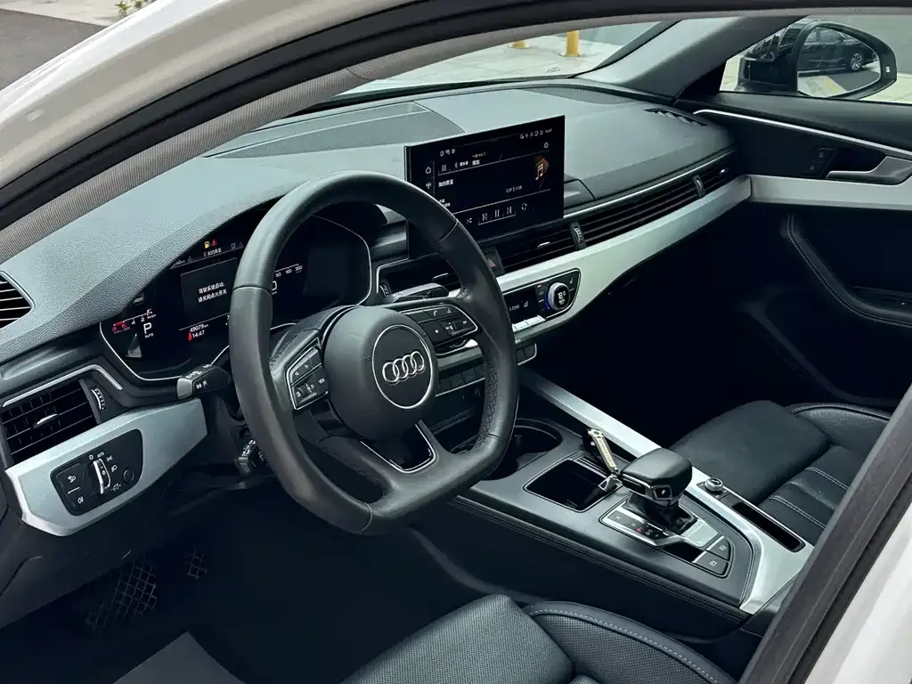 Audi A4L — фото 2