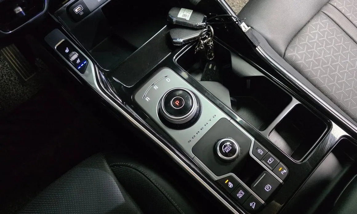 Kia Sorento — фото 5