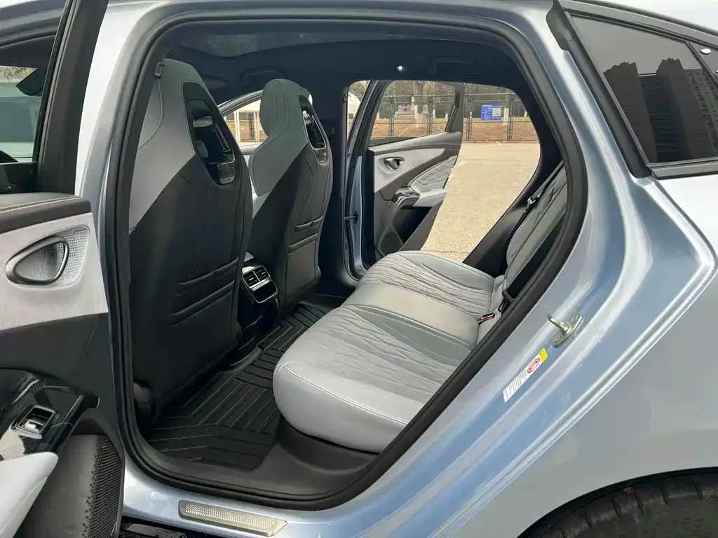 BYD Seal — фото 9