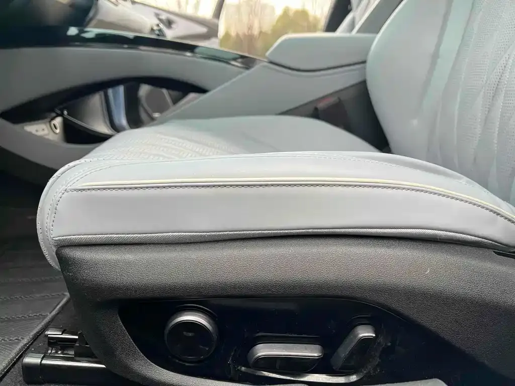 BYD Seal — фото 7
