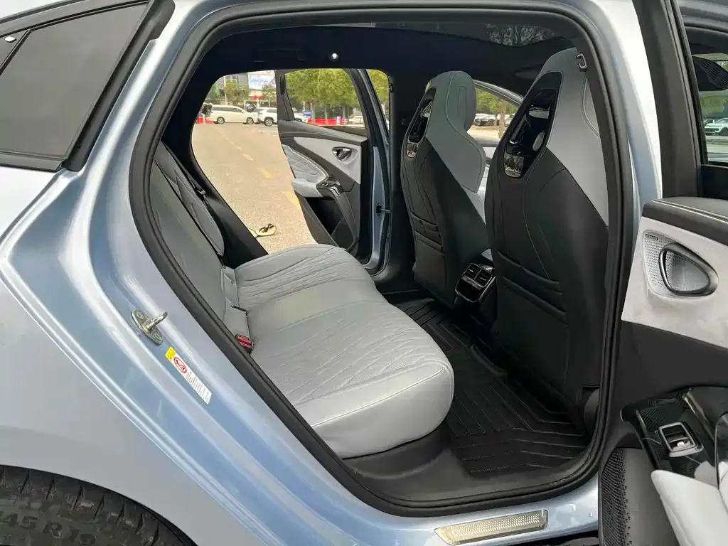 BYD Seal — фото 2