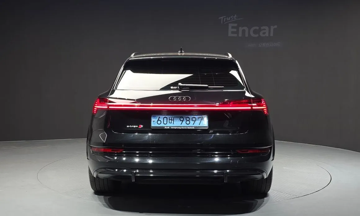 Audi e-tron 2022 из KR, фото 2