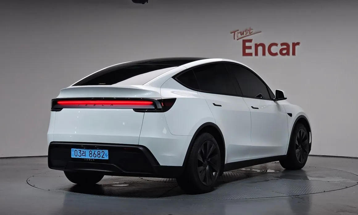Tesla Model Y — фото 2