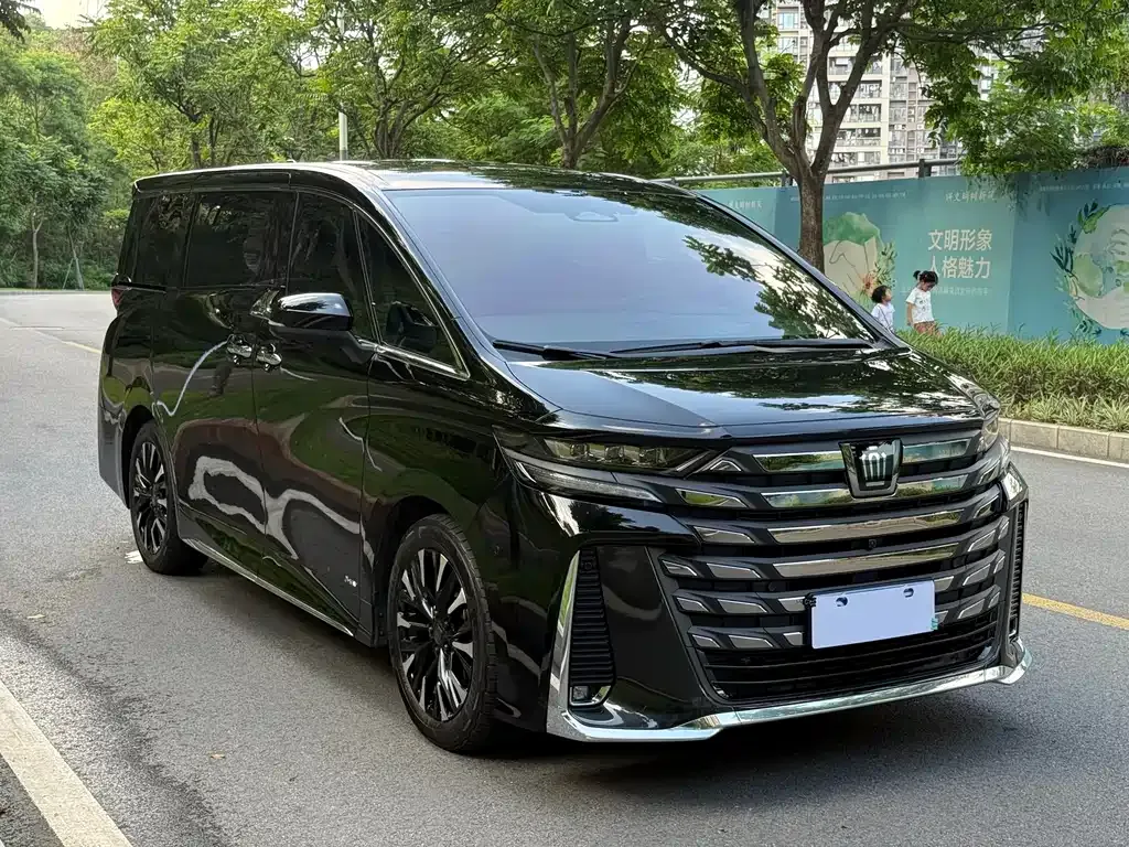 Toyota Vellfire — фото 8