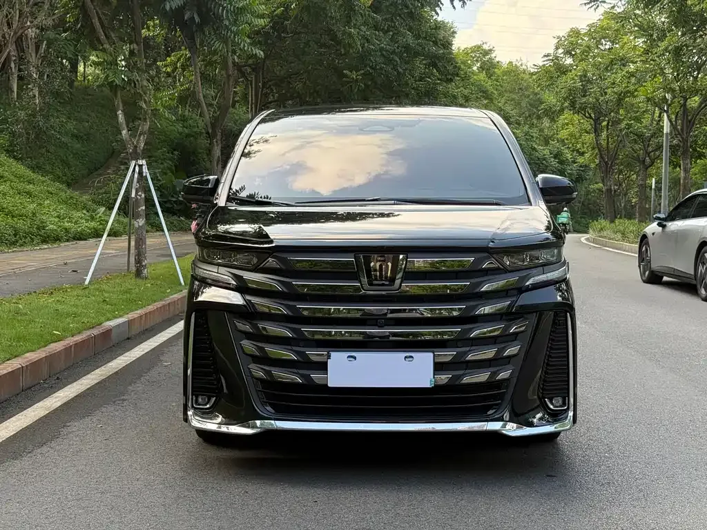 Toyota Vellfire — фото 7