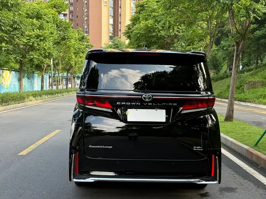 Toyota Vellfire — фото 9