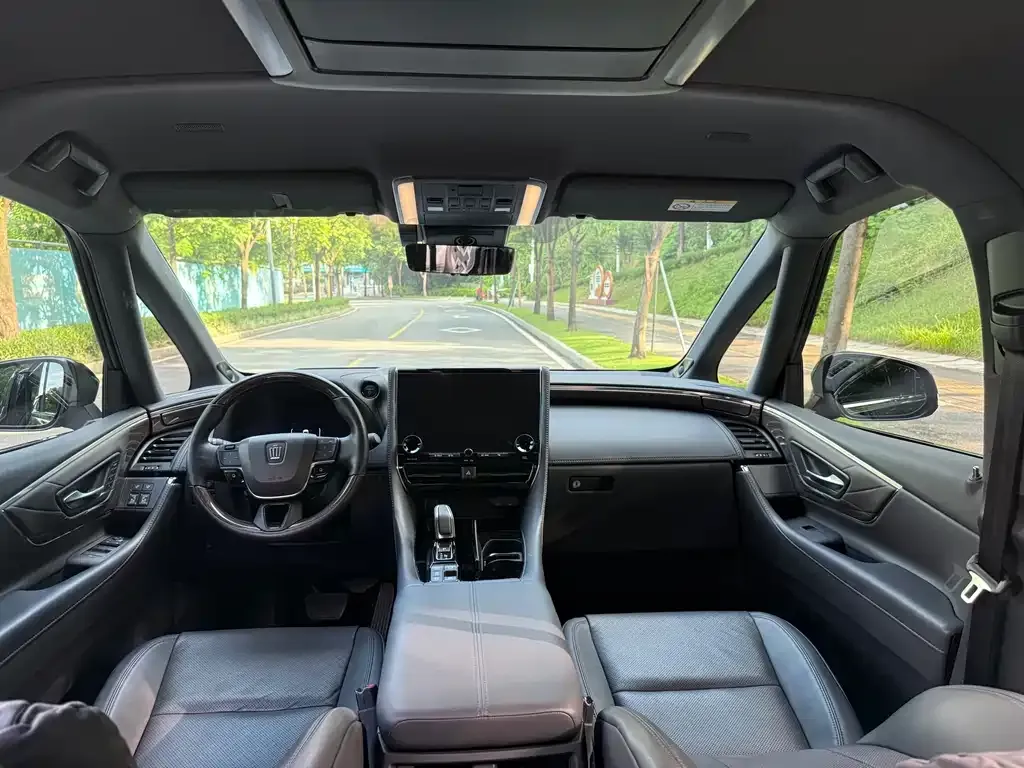 Toyota Vellfire — фото 3