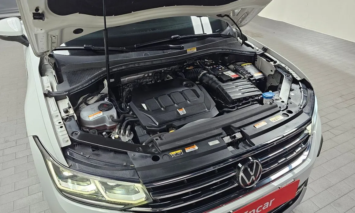 Volkswagen Tiguan — фото 9