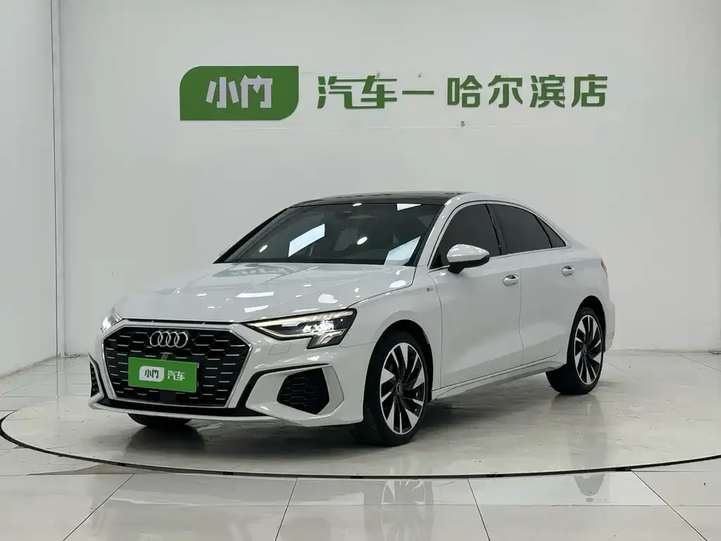 Audi A3 — фото 1