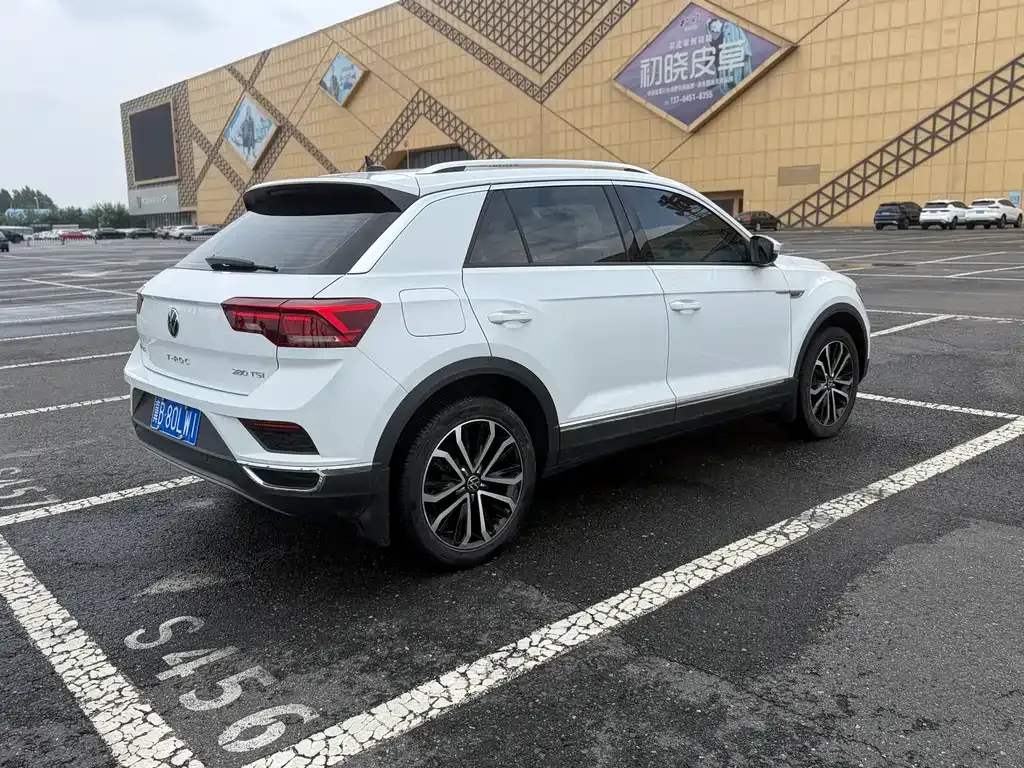 Volkswagen T-Roc — фото 8