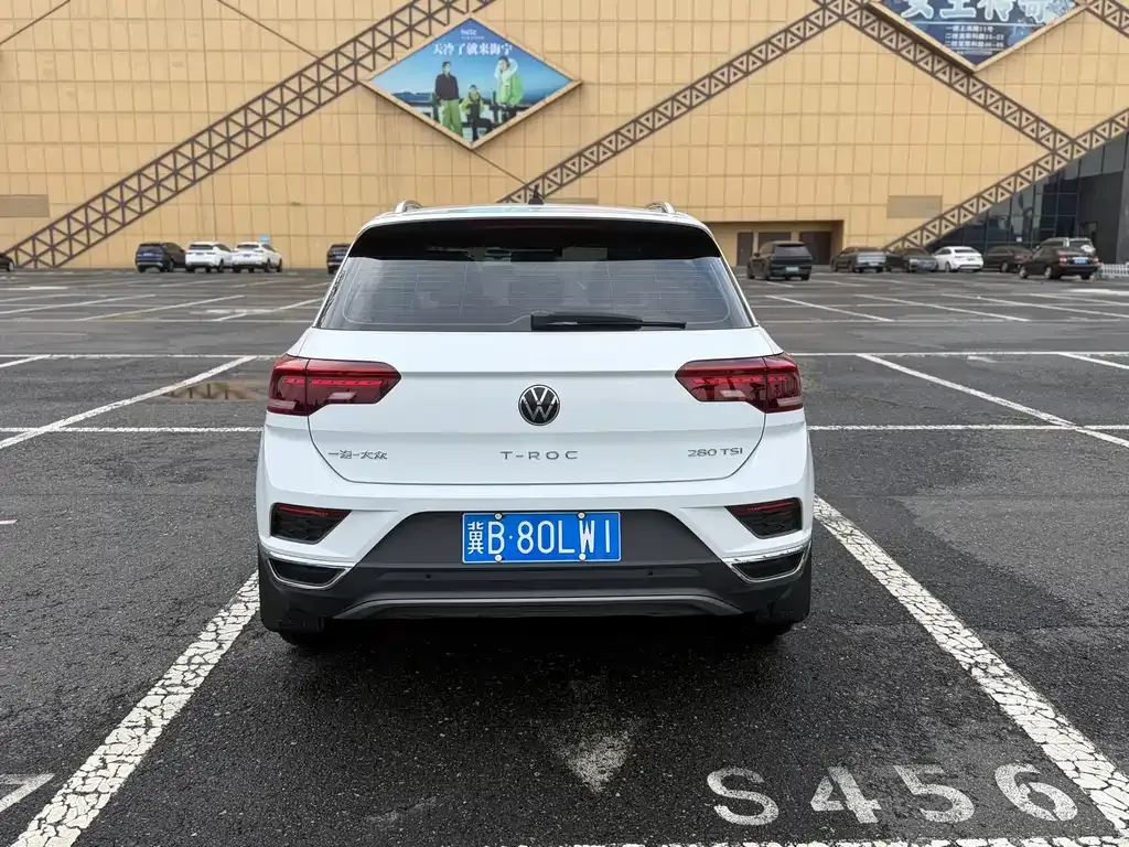 Volkswagen T-Roc — фото 7