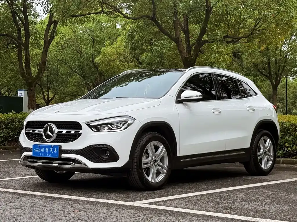 Mercedes-Benz GLA — фото 1